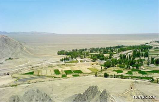 20 Most Incredible Desert Oases